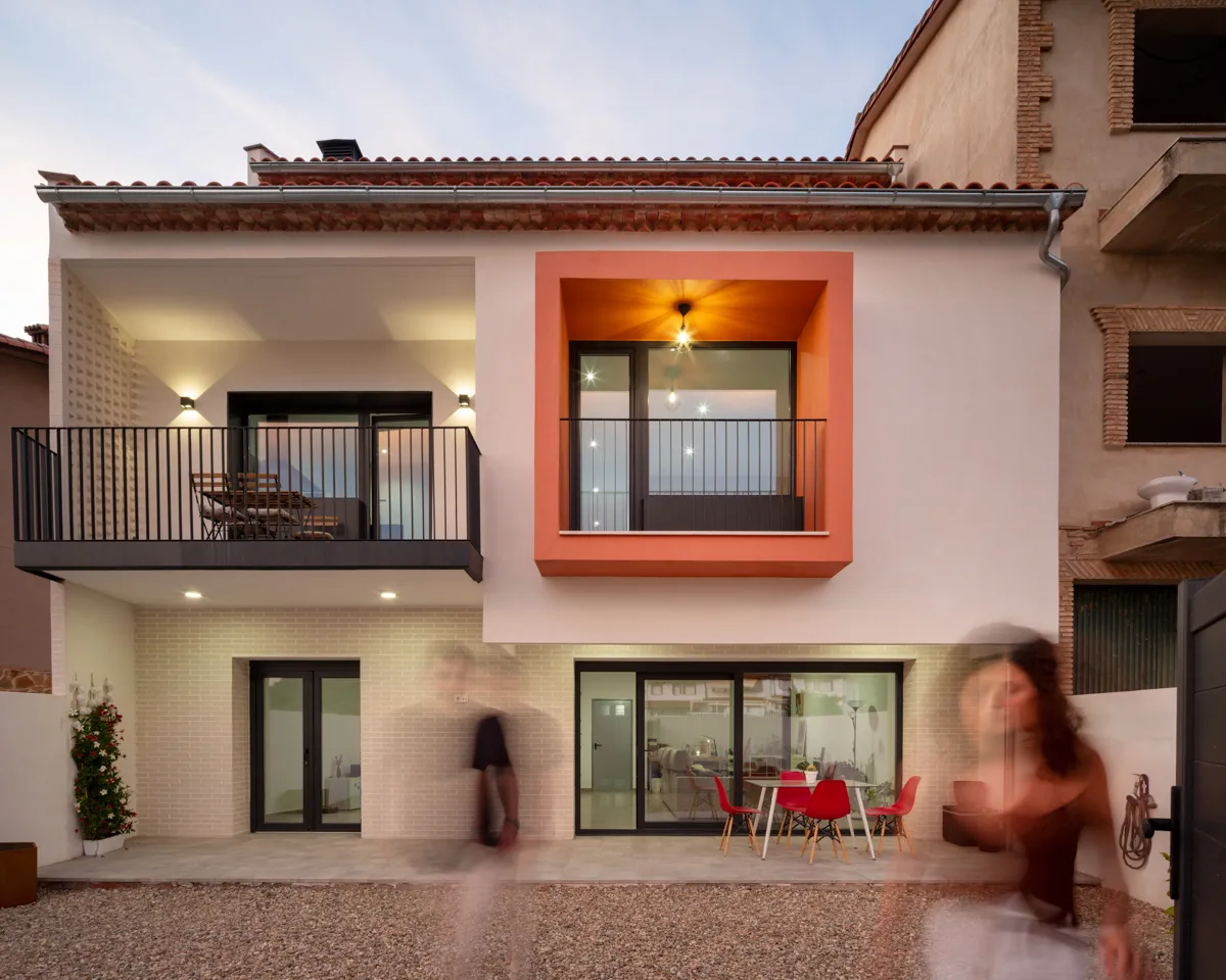 nuba-arquitectura-vivienda-la-vera-fachada-1