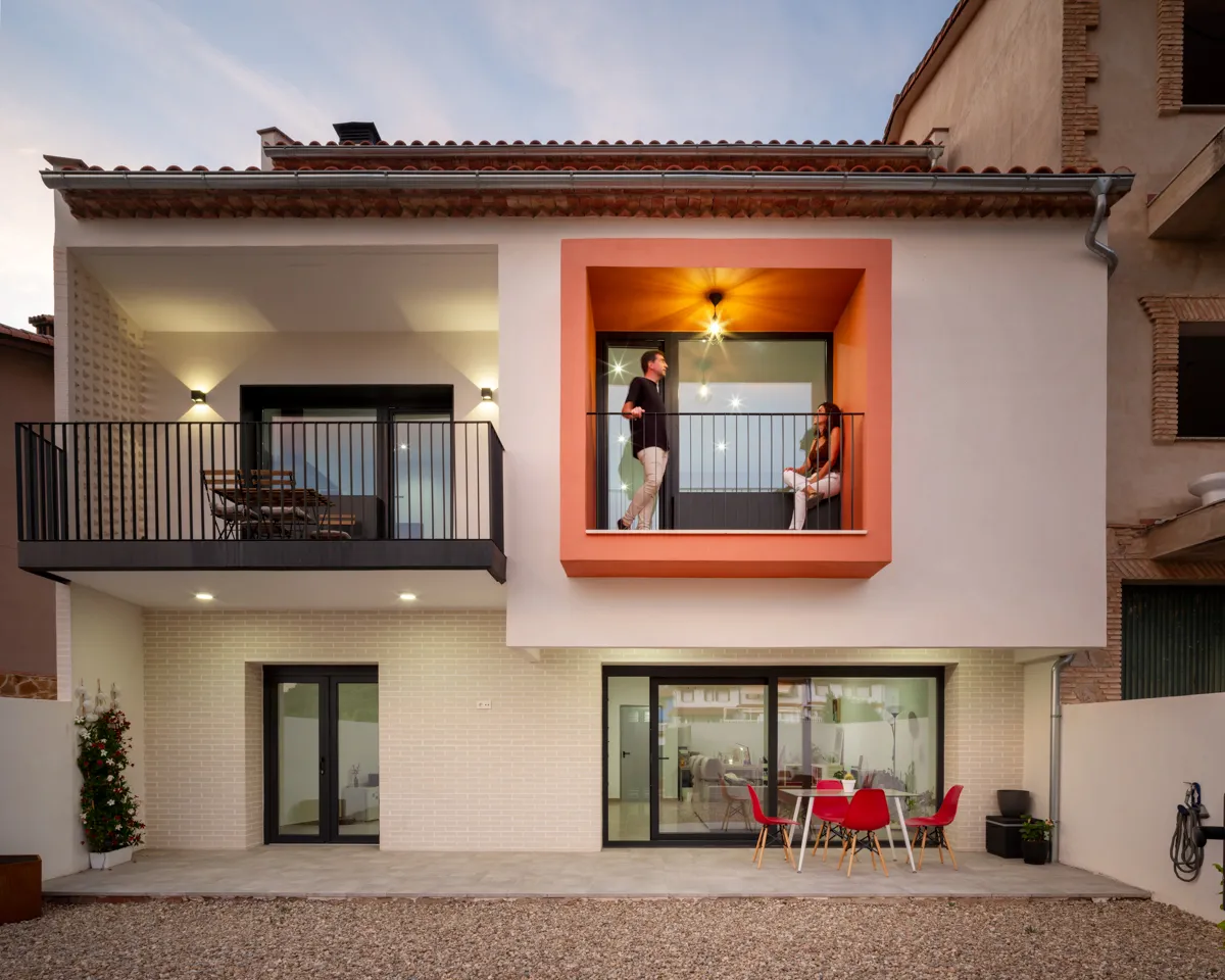 nuba-arquitectura-vivienda-la-vera-fachada