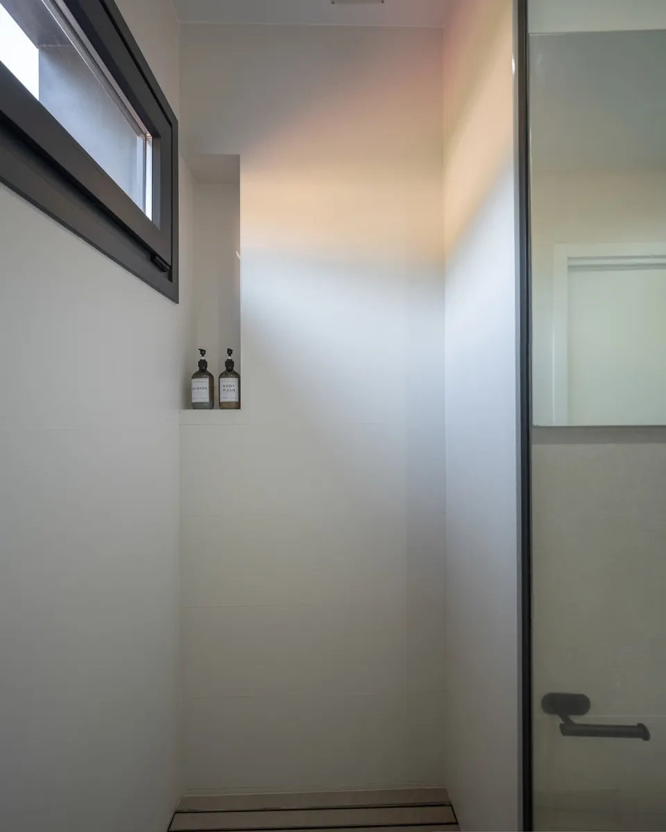 nuba-arquitectura-vivienda-vivienda-en-la-vera-aseo-5